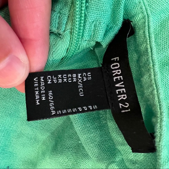 Fun, green romper! 🤍💚 - Picture 5 of 6